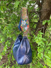 Load image into Gallery viewer, Columbine Beauty