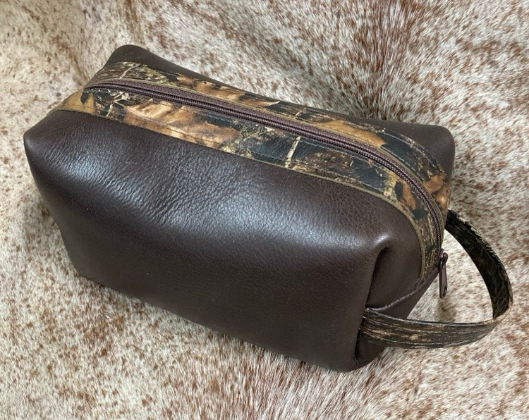Shaving Kit - Brown Leather with Mossy Oak Trim