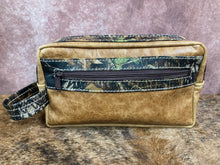 Load image into Gallery viewer, Toiletry/Cosmetic Bag/Shaving Kit - Mossy Oak and Tan Leather
